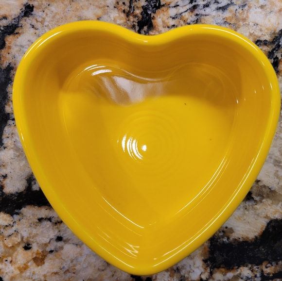Fiesta 7 OZ Heart Shaped Ramekin 4 1/2 Inch DAFFODIL - Picture 1 of 6